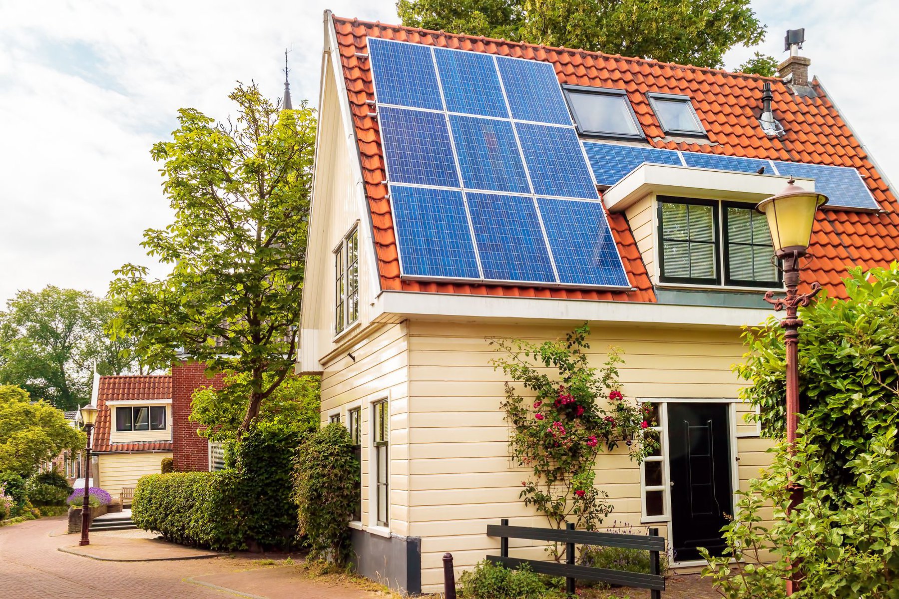 Lifespan of a solar panel: recycling and reuse